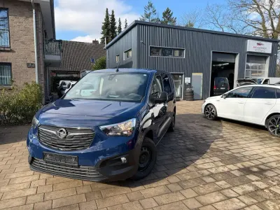 Gebraucht Opel Combo 102 PS (75 kW) 2021 Imperial blau Van / Kleinbus