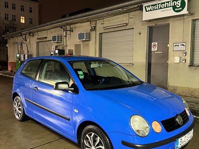 Blau Gebraucht 2002 VW Polo Kleinwagen | 1.350 €