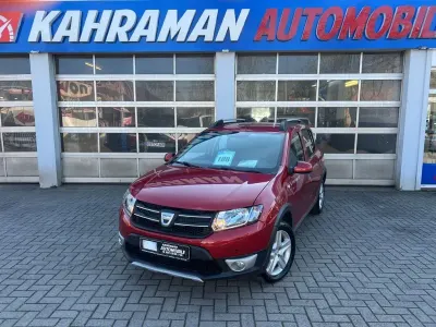 Gebraucht Dacia Sandero Prestige 90 PS (66 kW) 2016 Rot SUV