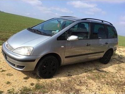 Grau Gebraucht 2005 Ford Galaxy Van / Kleinbus | 1.999 € (Fairer Preis)