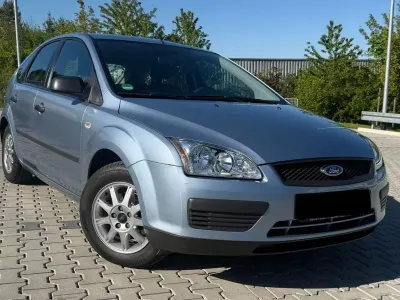 Używany Ford Focus Trend 116 KM (85 kW) 2004 Niebieski Sedan/Limuzyna