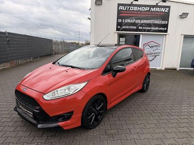 Gebraucht Ford Fiesta ST-Line 140 PS (102 kW) 2016 Rot Limousine