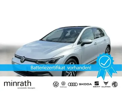 Gebraucht VW Golf VIII Style 150 PS (110 kW) 2021 Silber Limousine