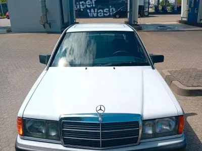 Gebraucht Mercedes 190 109 PS (80 kW) 1991 Weiß Limousine