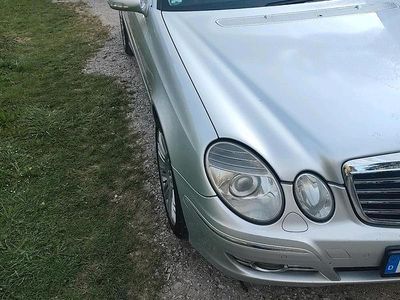 Silber Gebraucht 2007 Mercedes E280 Avantgarde Kombi | 6.000 €