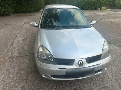 Gebraucht Renault Clio 58 PS (42 kW) 2005 Silber Kleinwagen