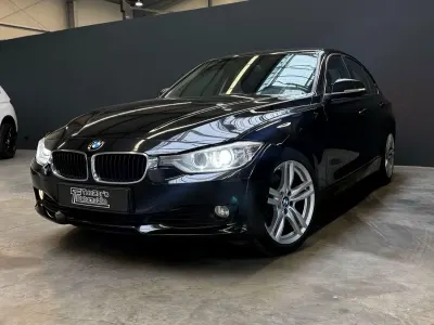 Gebraucht BMW 330 Comfort Edition 258 PS (189 kW) 2013 Schwarz Limousine
