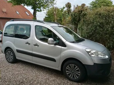 Gebraucht Peugeot TePee 109 PS (80 kW) 2014 Silber Van / Kleinbus