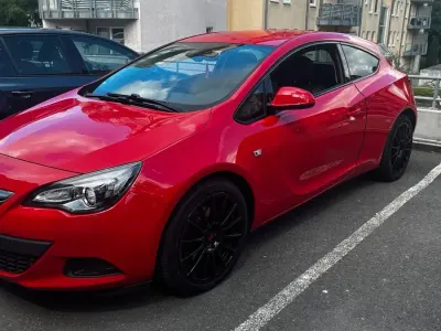 Gebraucht Opel Astra GTC 165 PS (121 kW) 2013 Rot Coupé