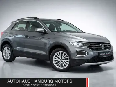 Second-hand VW T-Roc Life 150 CP (110 kW) 2023 Gri SUV