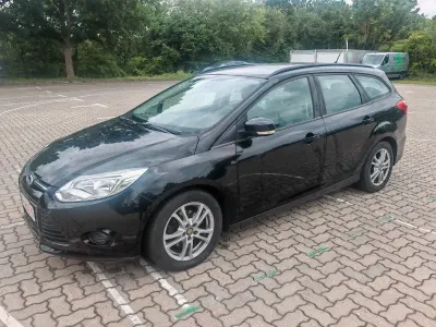Gebraucht Ford Focus Trend 125 PS (91 kW) 2012 Schwarz Limousine