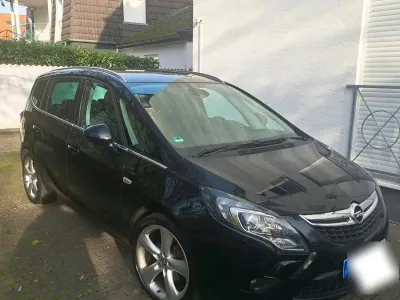 Gebraucht Opel Zafira 131 PS (96 kW) 2011 Schwarz Van / Kleinbus
