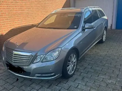 Gebraucht Mercedes E250 Elegance 204 PS (150 kW) 2011 Grau Limousine