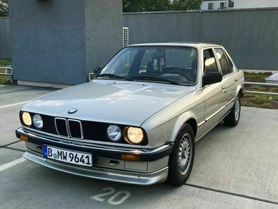 Gebraucht BMW 318 90 PS (66 kW) 1987 Gold Limousine