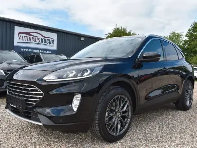 Gebraucht Ford Kuga Titanium 150 PS (110 kW) 2022 Agate black SUV
