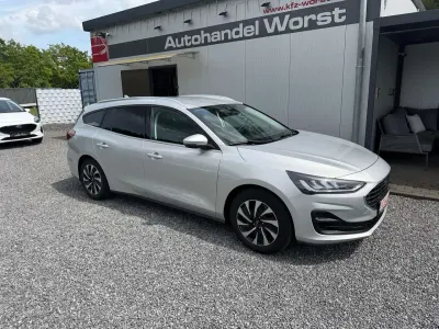 Gebraucht Ford Focus Titanium 125 PS (91 kW) 2024 Silber Kombi