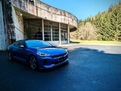 Gebraucht Kia Stinger GT 489 PS (359 kW) 2018 Blau Kleinwagen