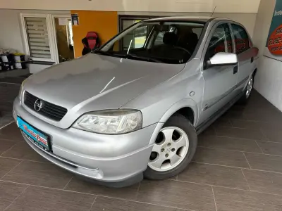 Gebraucht Opel Astra 101 PS (74 kW) 2000 Silber Limousine