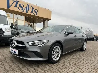 Gebraucht Mercedes CLA200 Shooting Brake 150 PS (110 kW) 2022 Grau Kombi