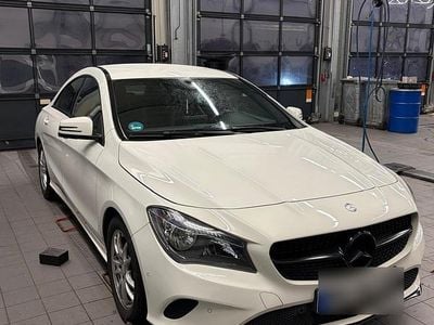Gebraucht Mercedes CLA200 156 PS (114 kW) 2016 Weiß Coupé