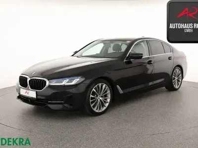Gebraucht BMW 520 Performance 190 PS (139 kW) 2022 Black sapphire Limousine