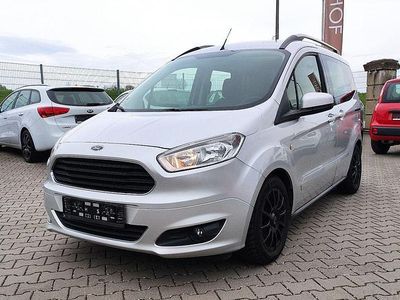 Gebraucht Ford Tourneo Courier 101 PS (74 kW) 2015 Silber Van / Kleinbus