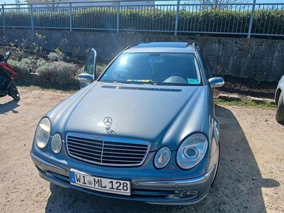 Mercedes E200