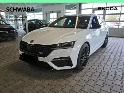 Gebraucht Skoda Octavia RS 245 PS (180 kW) 2024 Moonweiß perleffekt Kombi
