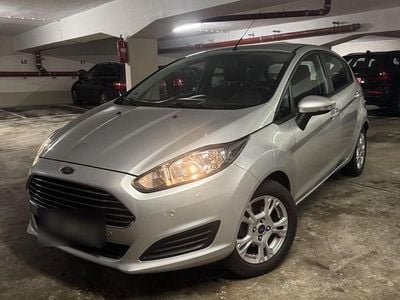 Silber Gebraucht 2014 Ford Fiesta SYNC Edition Kleinwagen | 6.300 € (Fairer Preis)