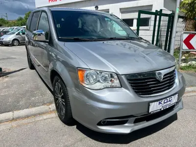 Gebraucht Lancia Voyager S 177 PS (130 kW) 2015 Silber Van / Kleinbus