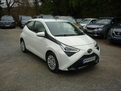 Gebraucht Toyota Aygo X-play 73 PS (53 kW) 2020 Weiß Kleinwagen