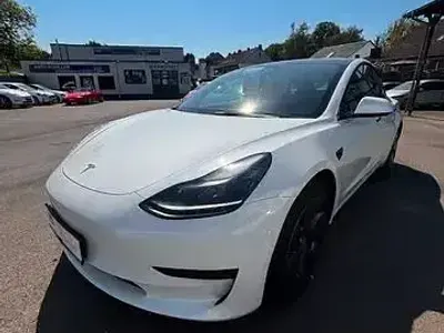 Gebraucht Tesla Model 3 Standard Range Plus 239 kW (325 PS) 2022 Weiss Limousine