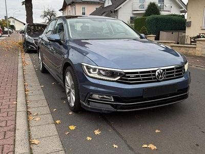 Usata VW Passat R-line 150 CV (110 kW) 2016 Blu Berlina