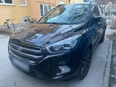 Gebraucht Ford Kuga 150 PS (110 kW) 2019 Schwarz SUV