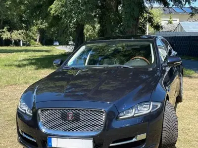 Gebraucht Jaguar XJ Premium Luxury 340 PS (250 kW) 2016 Blau Limousine