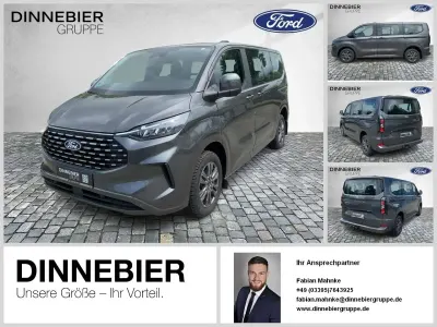Gebraucht Ford Tourneo Titanium 150 PS (110 kW) 2024 Grau (metallic) Van / Kleinbus