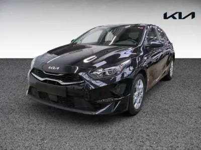 Gebraucht Kia Ceed Vision 140 PS (102 kW) 2025 1k) zilinaschwarz met. (schwarz Kleinwagen