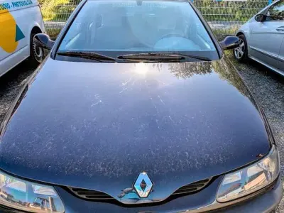 Gebraucht Renault Laguna 107 PS (78 kW) 1999 Blau Limousine