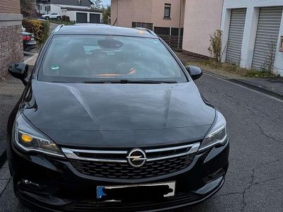 Schwarz Gebraucht 2017 Opel Astra Kombi | 10.000 € (Fairer Preis)