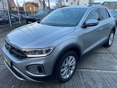 Second-hand VW T-Roc Life 150 CP (110 kW) 2024 Argintiu SUV