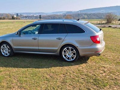 Usata Skoda Superb Comfort 160 CV (117 kW) 2010 Grigio Station wagon
