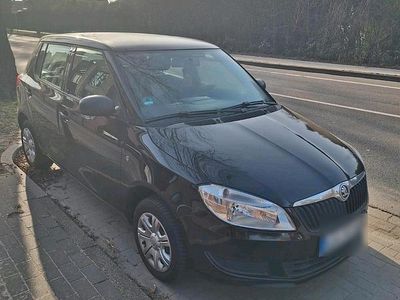Gebraucht Skoda Fabia 60 PS (44 kW) 2013 Schwarz Kleinwagen