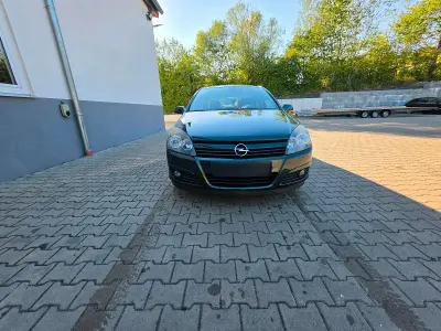 Gebraucht Opel Astra 105 PS (77 kW) 2005 Grün Limousine