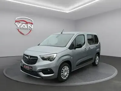 Gebraucht Opel Combo Life 131 PS (96 kW) 2022 Silber Van / Kleinbus