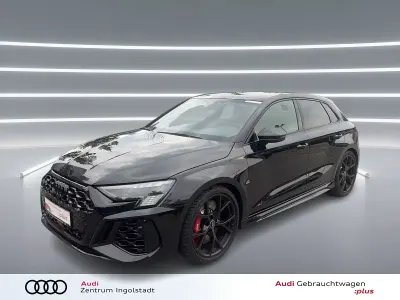 Gebraucht Audi RS3 Ambiente 400 PS (294 kW) 2023 Mythosschwarz metallic Limousine