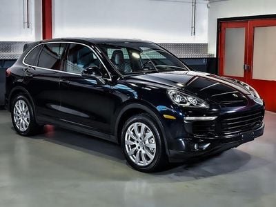 Second-hand Porsche Cayenne S 426 CP (313 kW) 2015 Albastru SUV