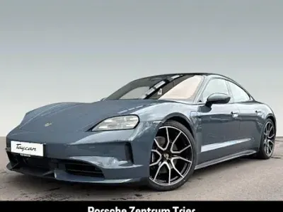 Nuova Porsche Taycan Black Edition 319 kW (435 CV) 2026 Blu Berlina