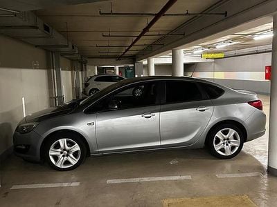 Gebraucht Opel Astra Edition 116 PS (85 kW) 2012 Grau Limousine