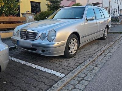 Second-hand Mercedes E200 Classic 163 CP (119 kW) 2002 Argintiu Break