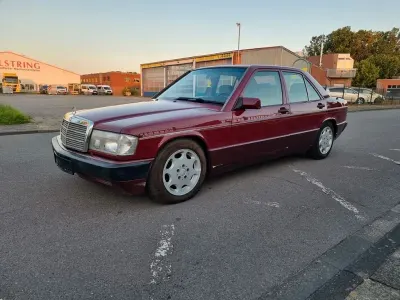 Second-hand Mercedes 190 122 CP (89 kW) 1992 Roșu Berlinǎ